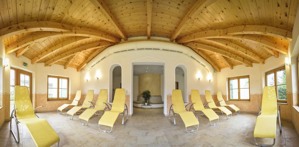 Mayer - Wirtshaus Und Dorfhotel Санкт-Мартин-ам-Гримминг Экстерьер фото