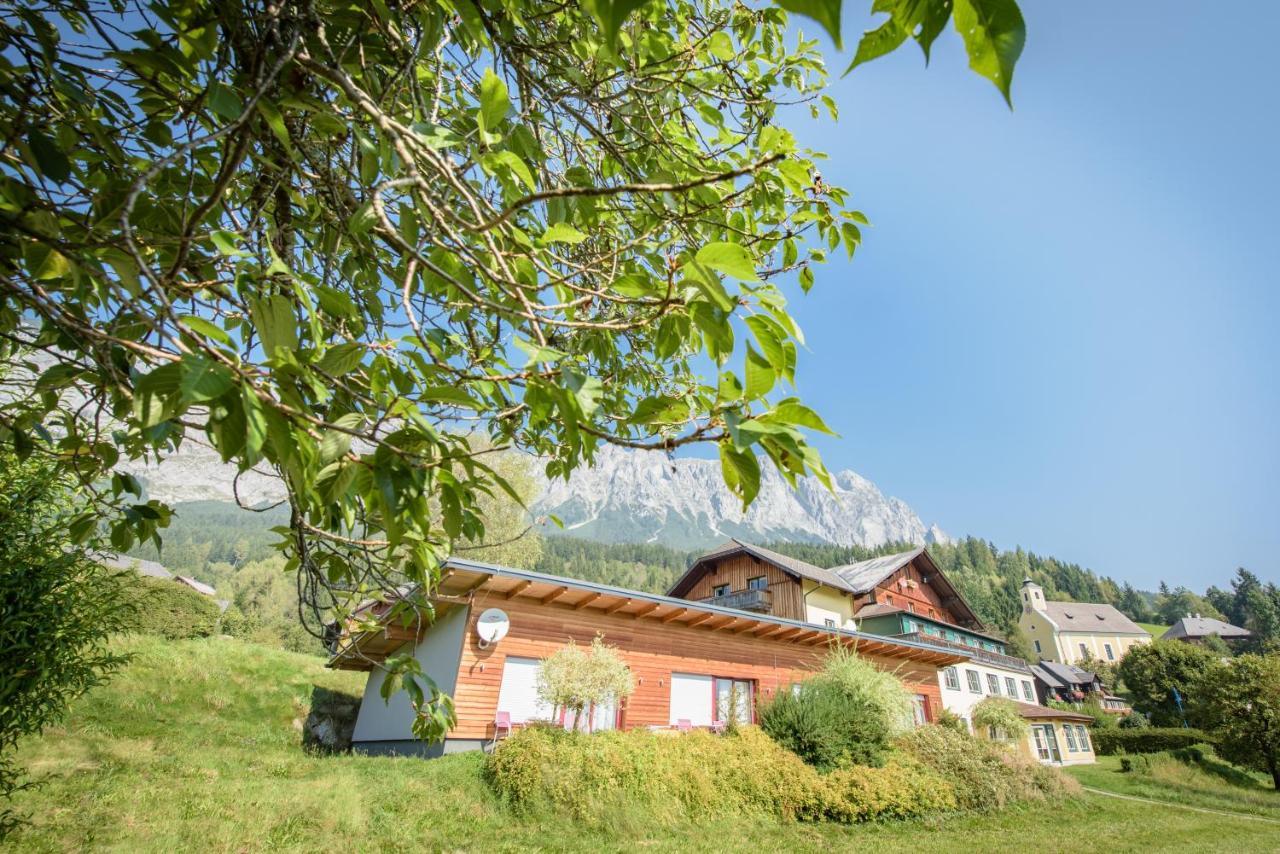Mayer - Wirtshaus Und Dorfhotel Санкт-Мартин-ам-Гримминг Экстерьер фото